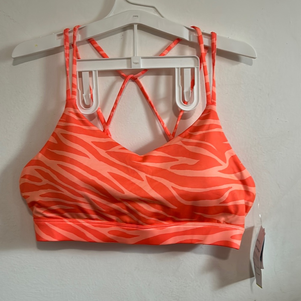 NWT Old Navy woman’s activewear sports bra size Large